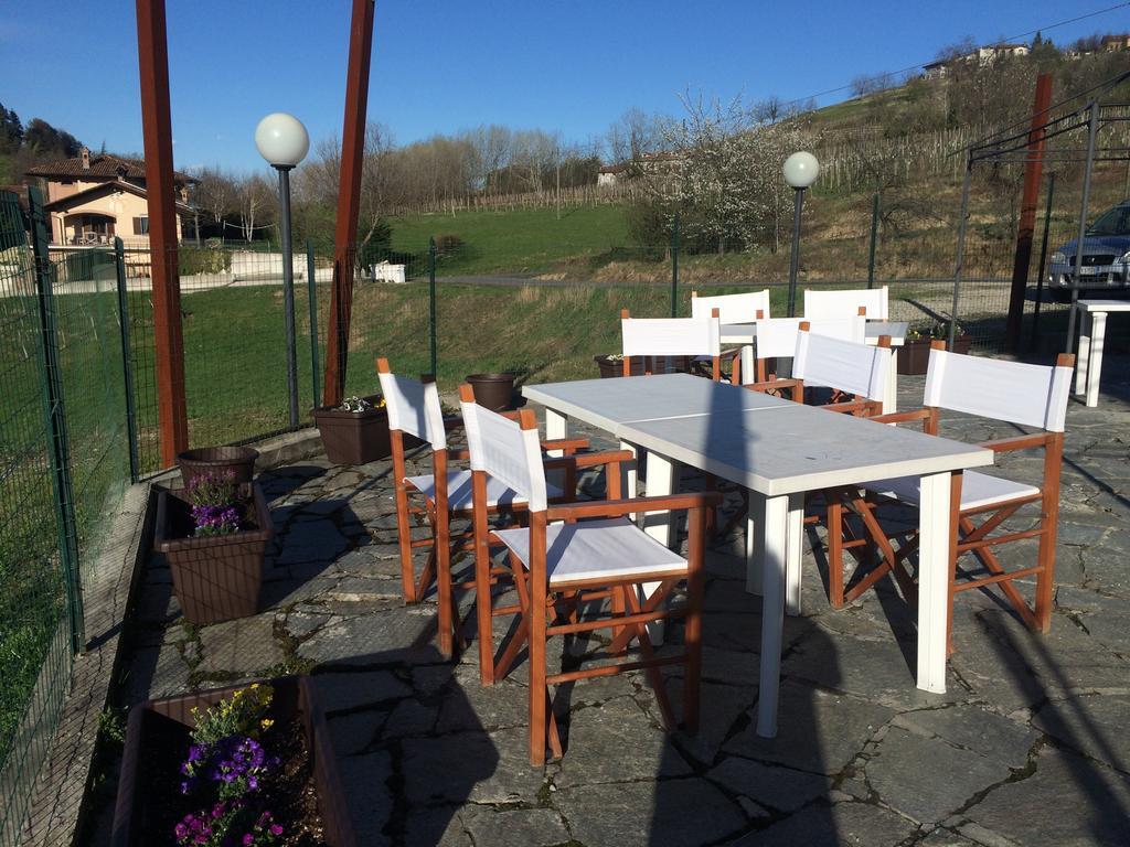 مبيت وإفطار Neviglie La Terrazza Del Barbaresco المظهر الخارجي الصورة