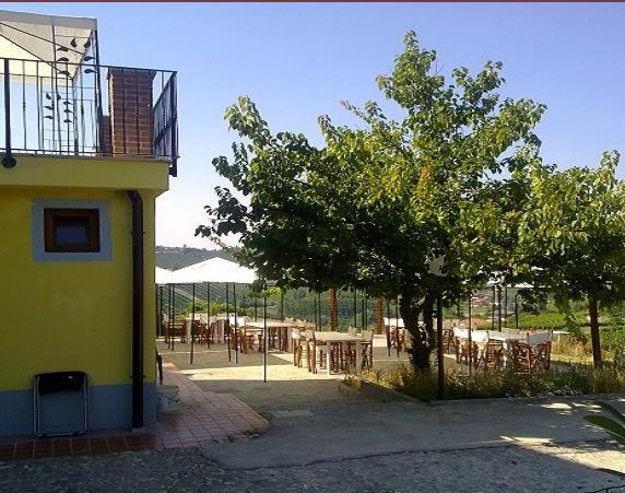 مبيت وإفطار Neviglie La Terrazza Del Barbaresco المظهر الخارجي الصورة