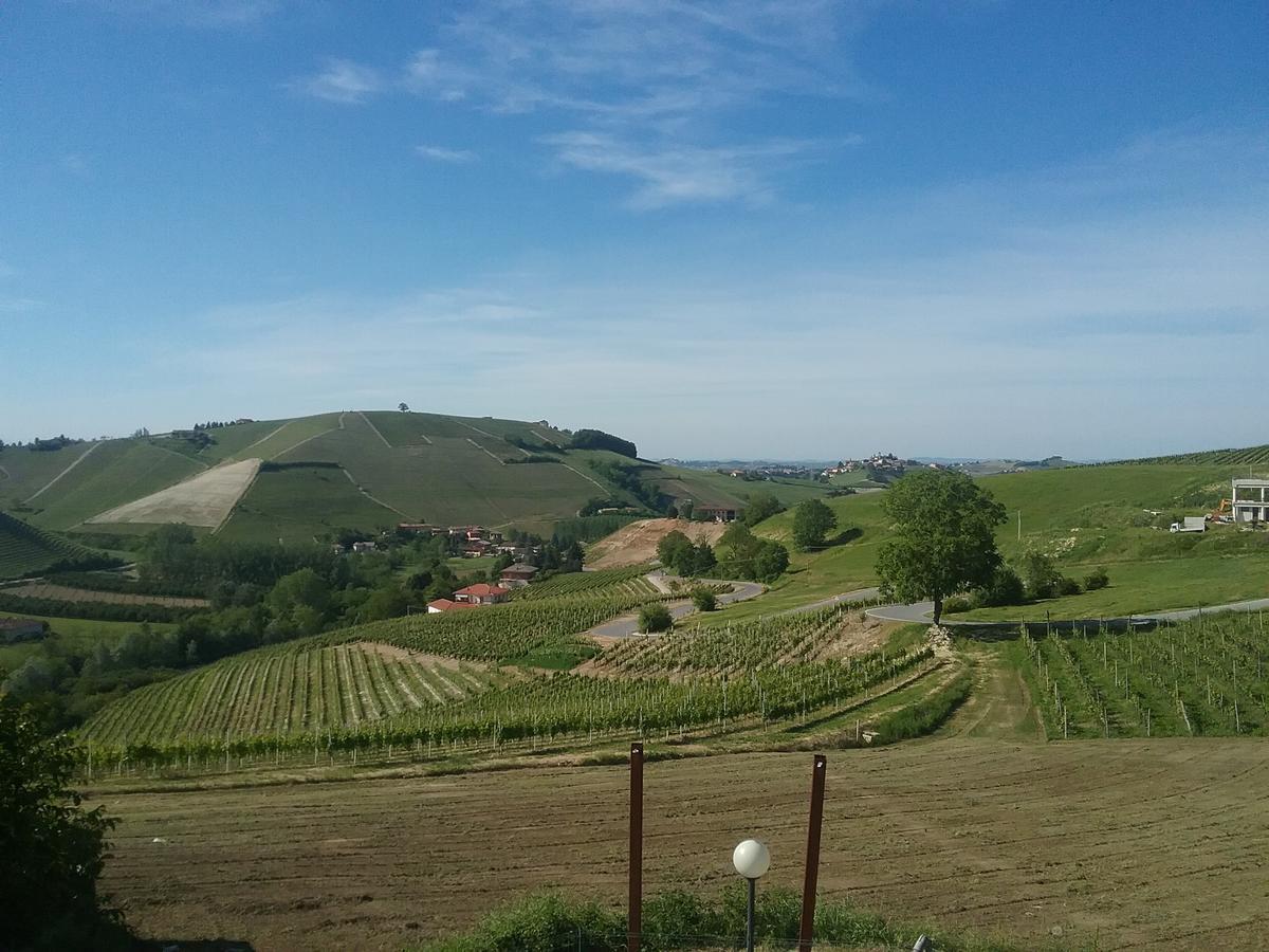 مبيت وإفطار Neviglie La Terrazza Del Barbaresco المظهر الخارجي الصورة