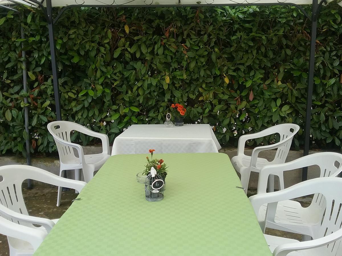 مبيت وإفطار Neviglie La Terrazza Del Barbaresco المظهر الخارجي الصورة